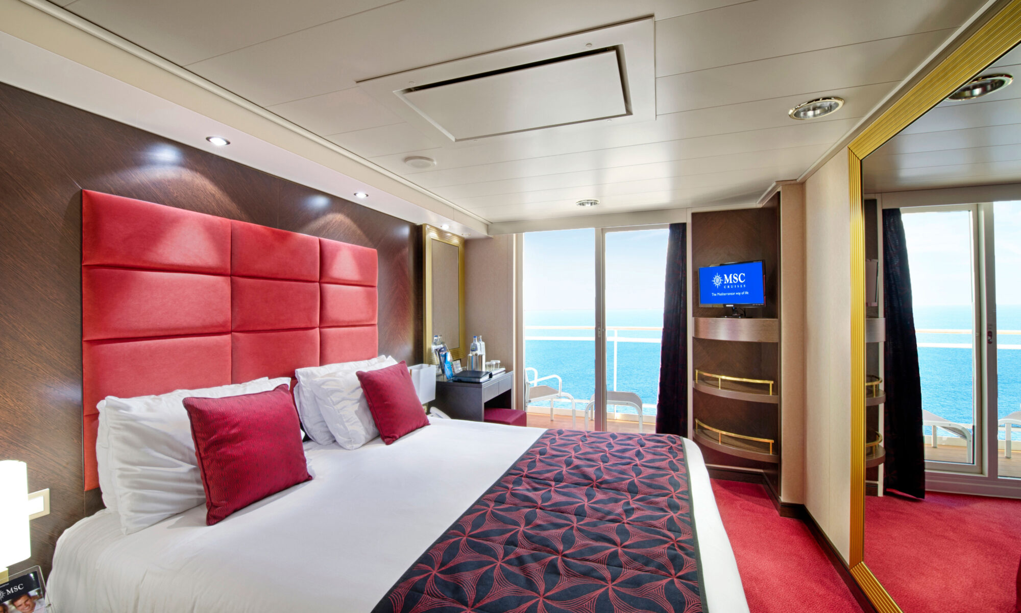 MSC Grand Voyages Cruise met MSC Fantasia  anderen